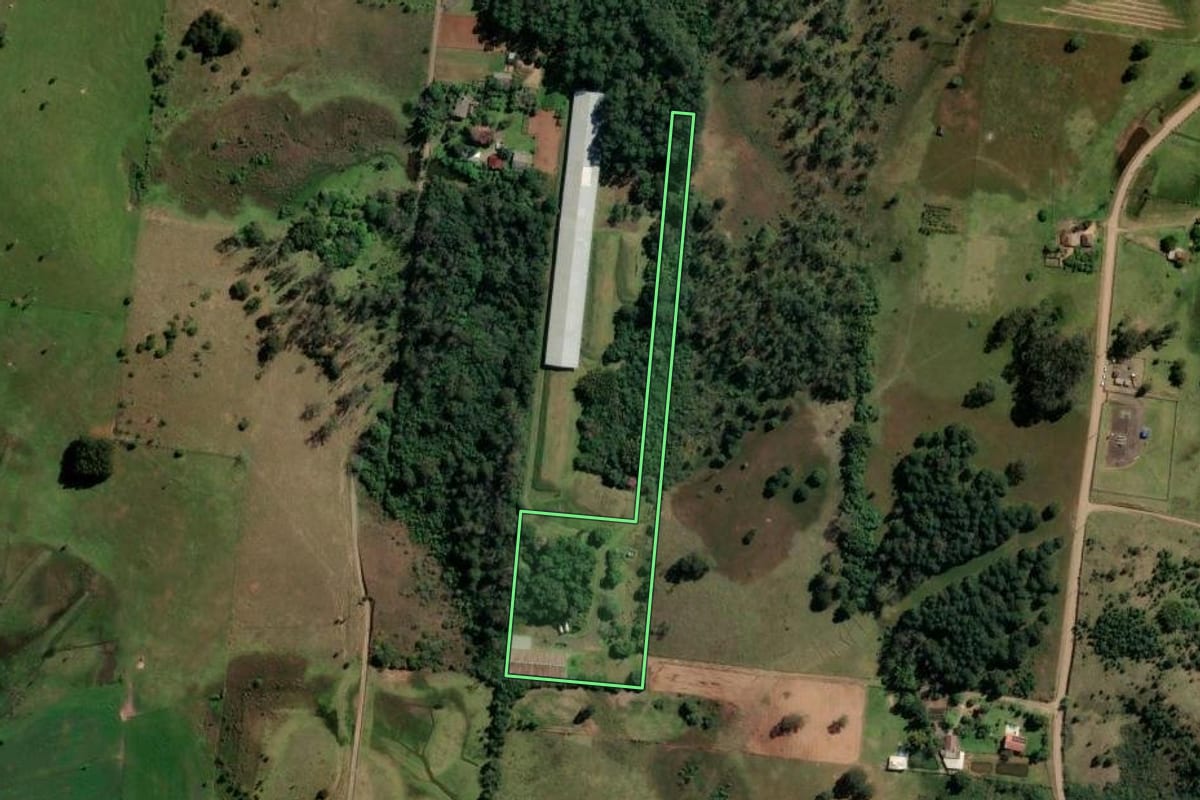 Imagem de satélite do imóvel rural em Araricá (RS), com o contorno declarado no CAR desenhado por cima.