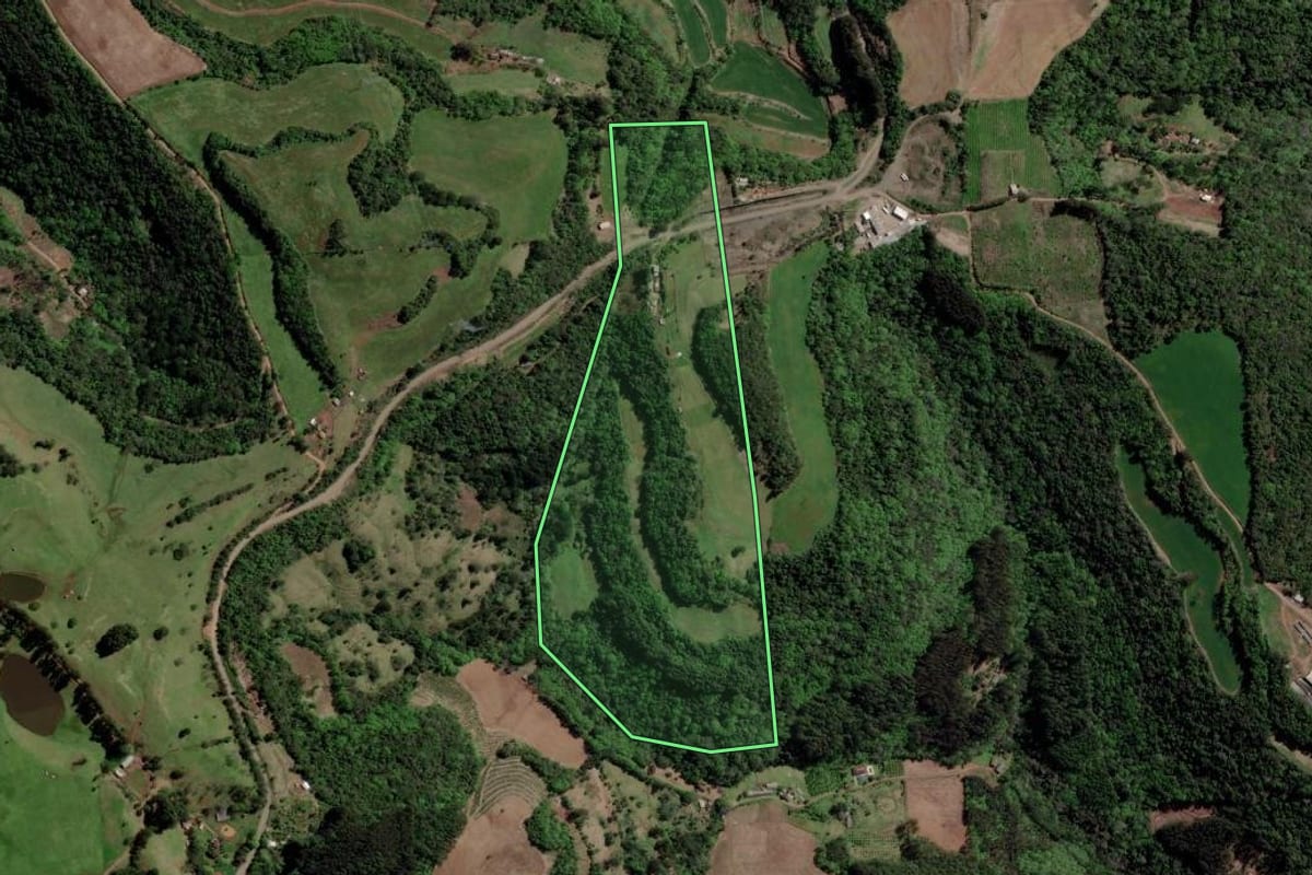Imagem de satélite do imóvel rural em Aratiba (RS), com o contorno declarado no CAR desenhado por cima.