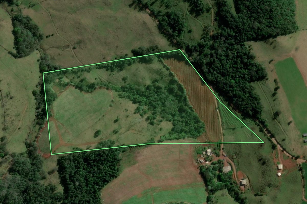 Imagem de satélite do imóvel rural em Aratiba (RS), com o contorno declarado no CAR desenhado por cima.