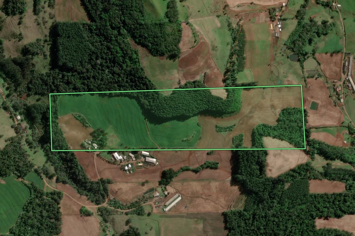 Imagem de satélite do imóvel rural em Aratiba (RS), com o contorno declarado no CAR desenhado por cima.
