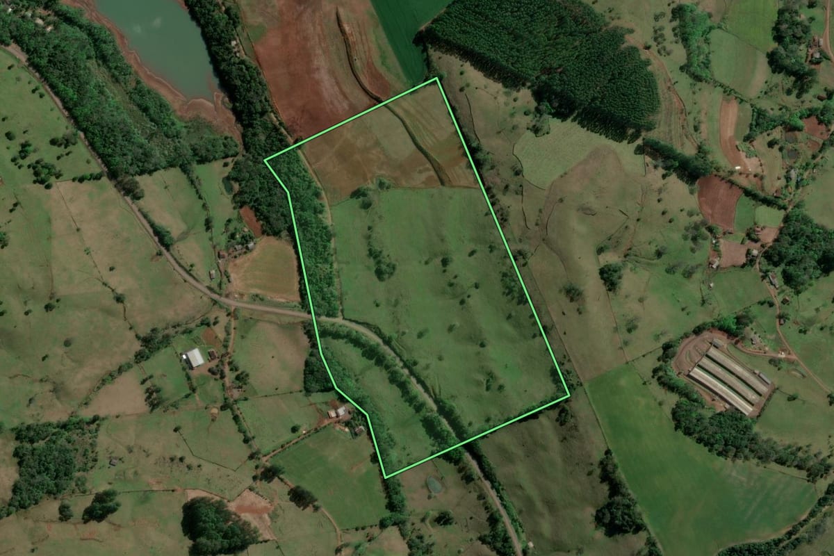 Imagem de satélite do imóvel rural em Aratiba (RS), com o contorno declarado no CAR desenhado por cima.