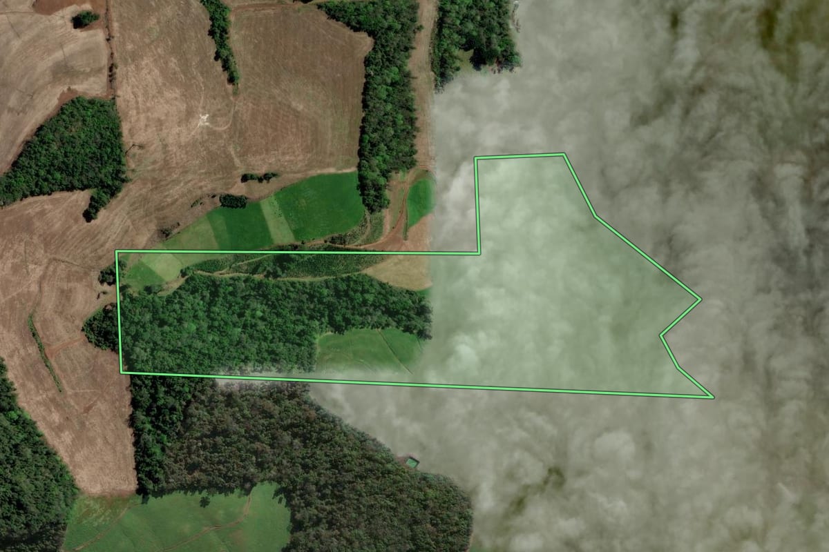 Imagem de satélite do imóvel rural em Aratiba (RS), com o contorno declarado no CAR desenhado por cima.