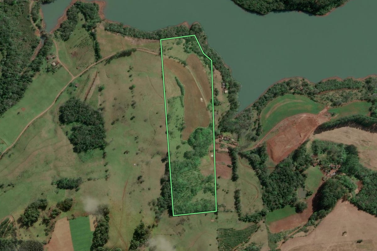 Imagem de satélite do imóvel rural em Aratiba (RS), com o contorno declarado no CAR desenhado por cima.