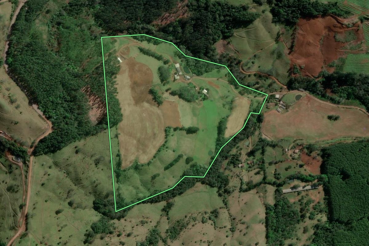 Imagem de satélite do imóvel rural em Aratiba (RS), com o contorno declarado no CAR desenhado por cima.