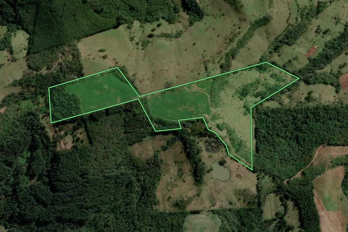 Imagem de satélite do imóvel rural em Aratiba (RS), com o contorno declarado no CAR desenhado por cima.