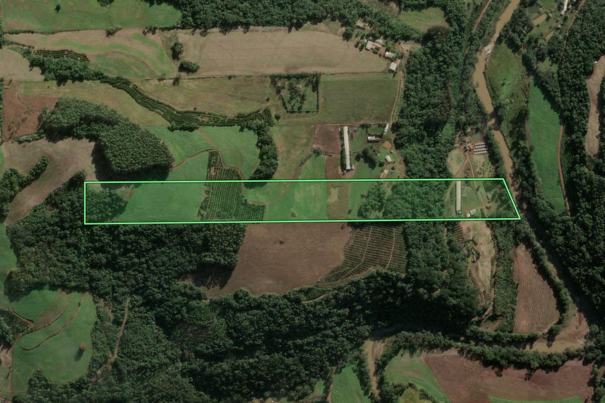 Imagem de satélite do imóvel rural em Aratiba (RS), com o contorno declarado no CAR desenhado por cima.