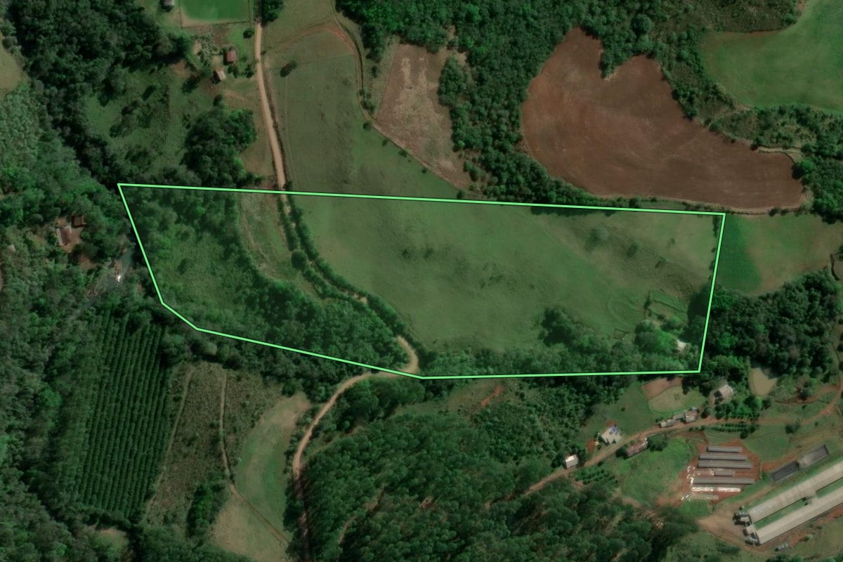 Imagem de satélite do imóvel rural em Aratiba (RS), com o contorno declarado no CAR desenhado por cima.