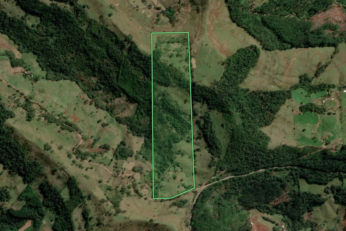 Imagem de satélite do imóvel rural em Aratiba (RS), com o contorno declarado no CAR desenhado por cima.