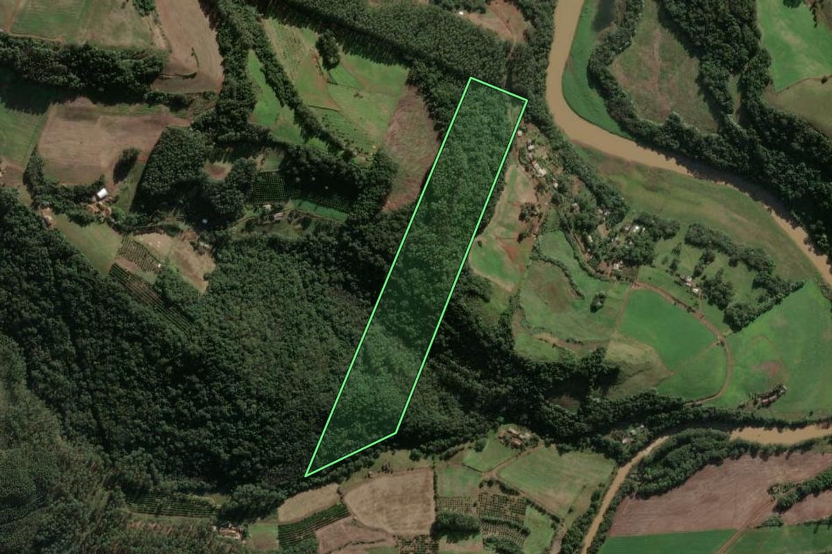 Imagem de satélite do imóvel rural em Aratiba (RS), com o contorno declarado no CAR desenhado por cima.