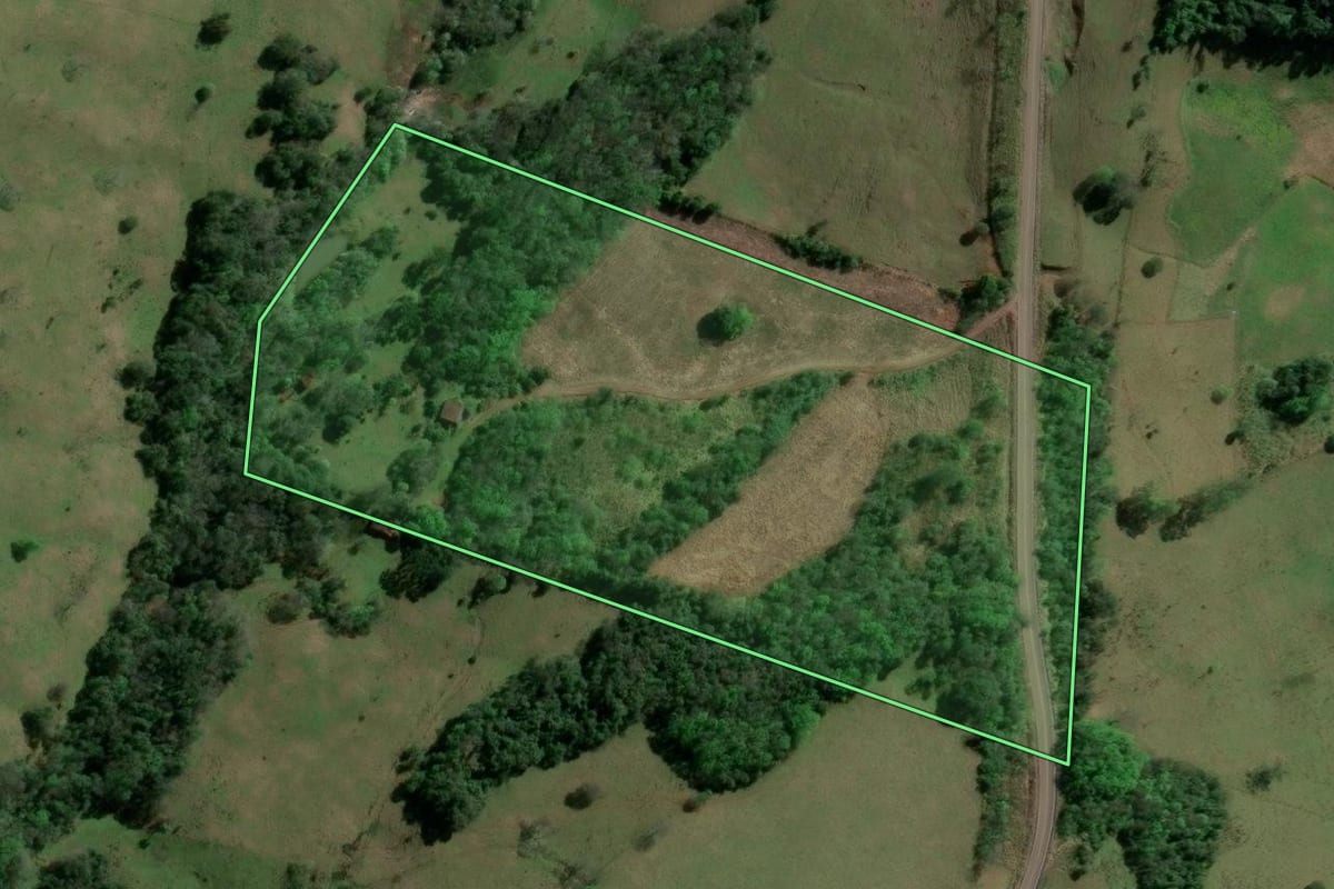 Imagem de satélite do imóvel rural em Aratiba (RS), com o contorno declarado no CAR desenhado por cima.