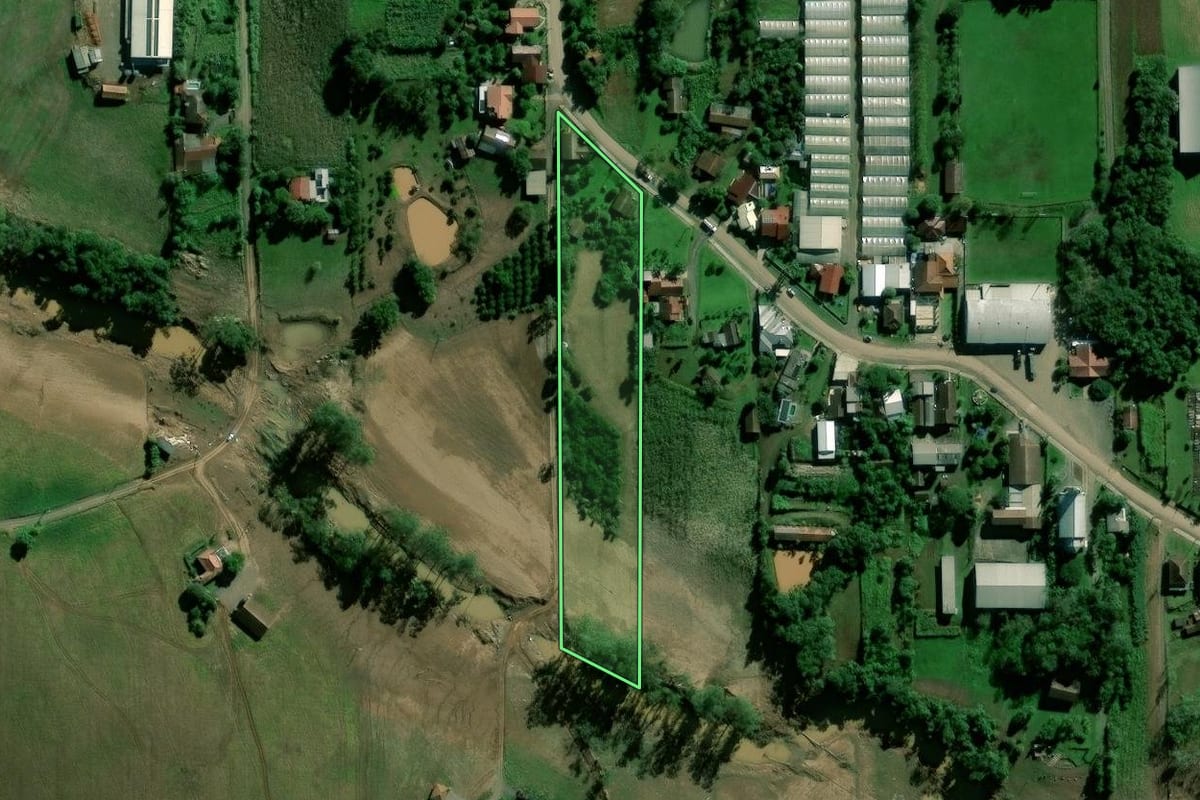 Imagem de satélite do imóvel rural em Arroio do Meio (RS), com o contorno declarado no CAR desenhado por cima.