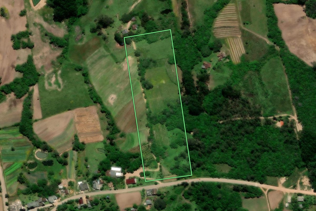 Imagem de satélite do imóvel rural em Arroio do Padre (RS), com o contorno declarado no CAR desenhado por cima.