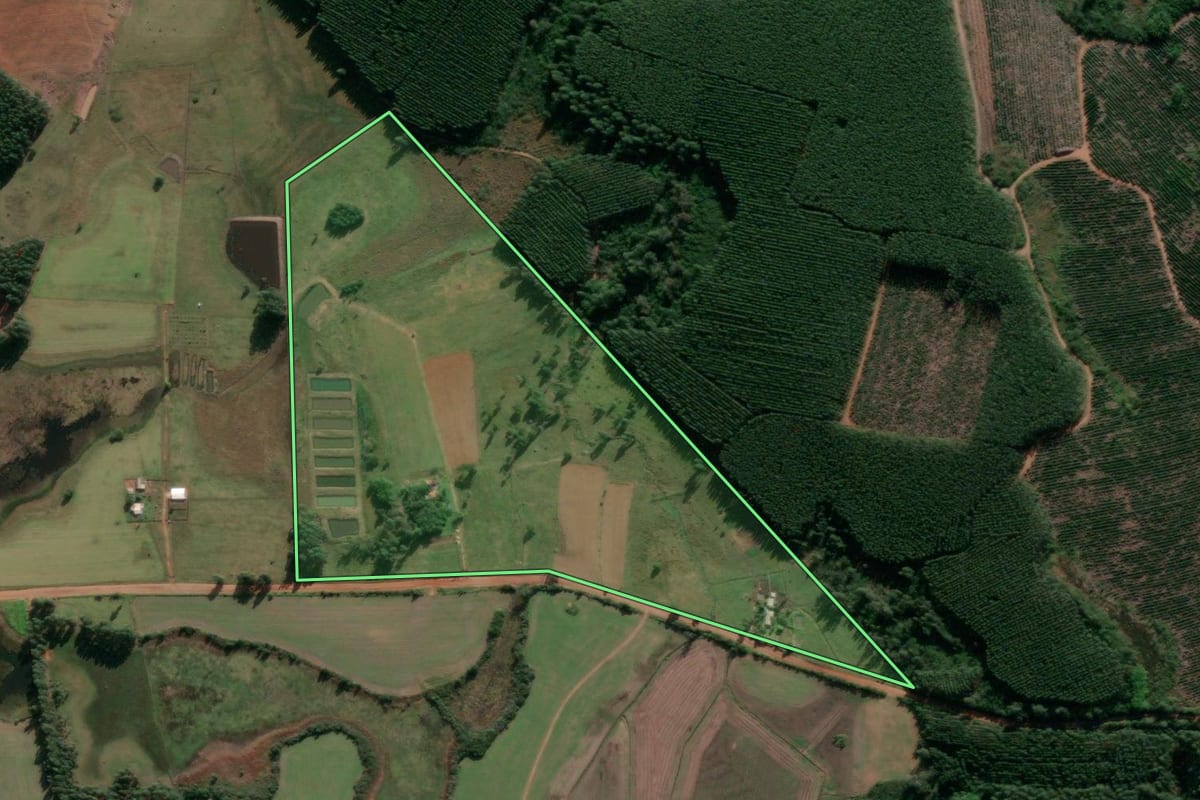 Imagem de satélite do imóvel rural em Arroio dos Ratos (RS), com o contorno declarado no CAR desenhado por cima.