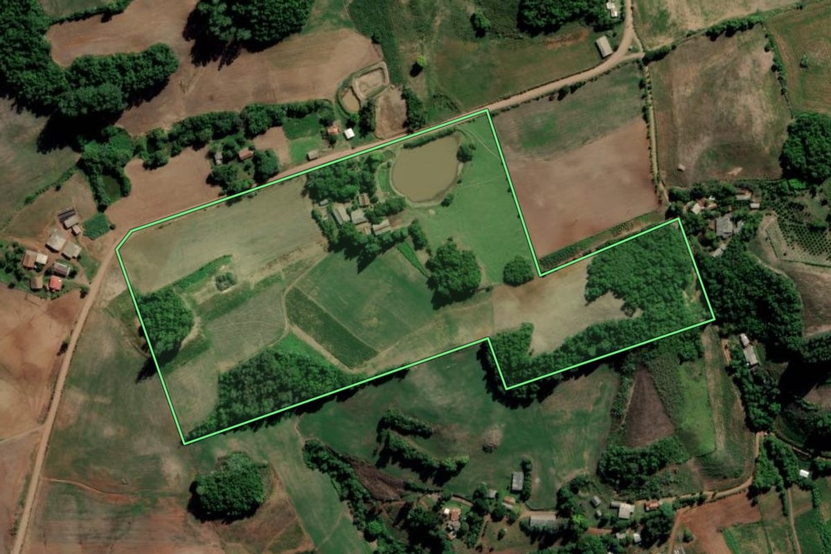 Imagem de satélite do imóvel rural em Arroio do Tigre (RS), com o contorno declarado no CAR desenhado por cima.