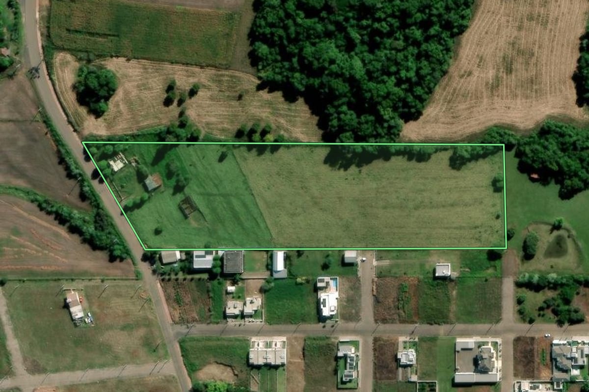 Imagem de satélite do imóvel rural em Arroio do Tigre (RS), com o contorno declarado no CAR desenhado por cima.