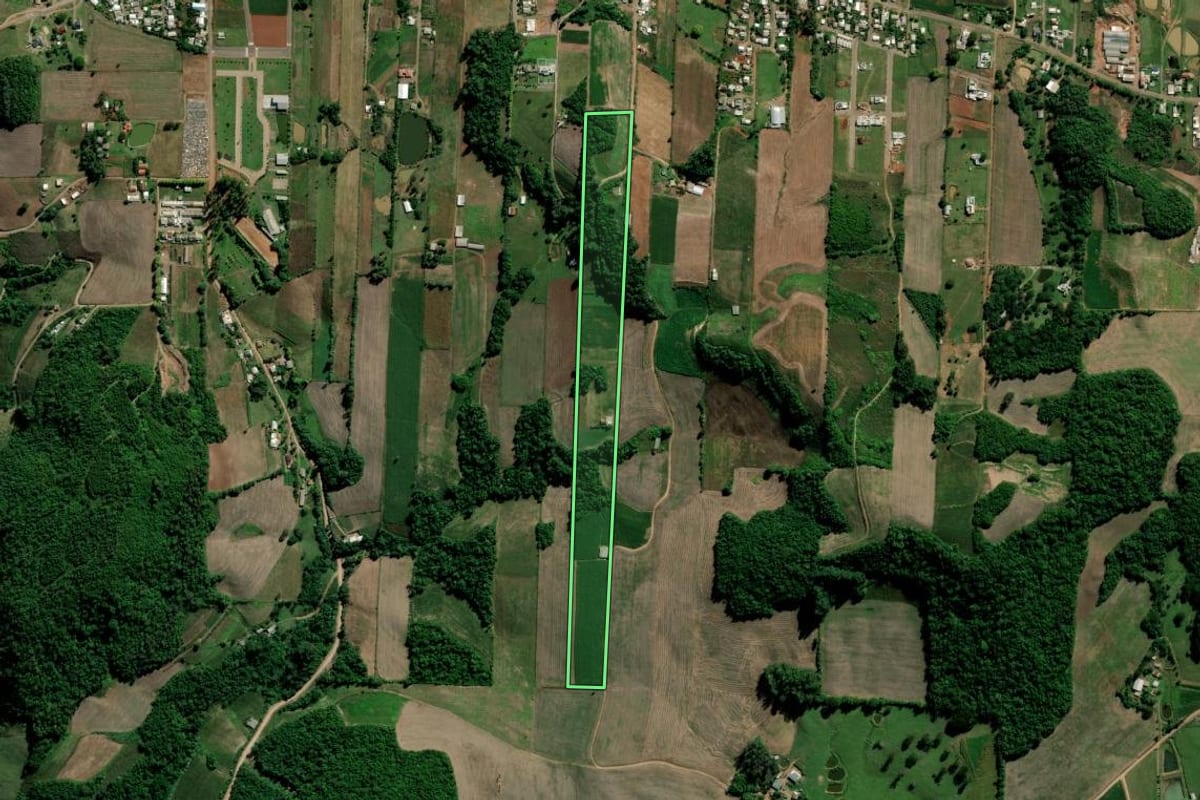 Imagem de satélite do imóvel rural em Arroio do Tigre (RS), com o contorno declarado no CAR desenhado por cima.