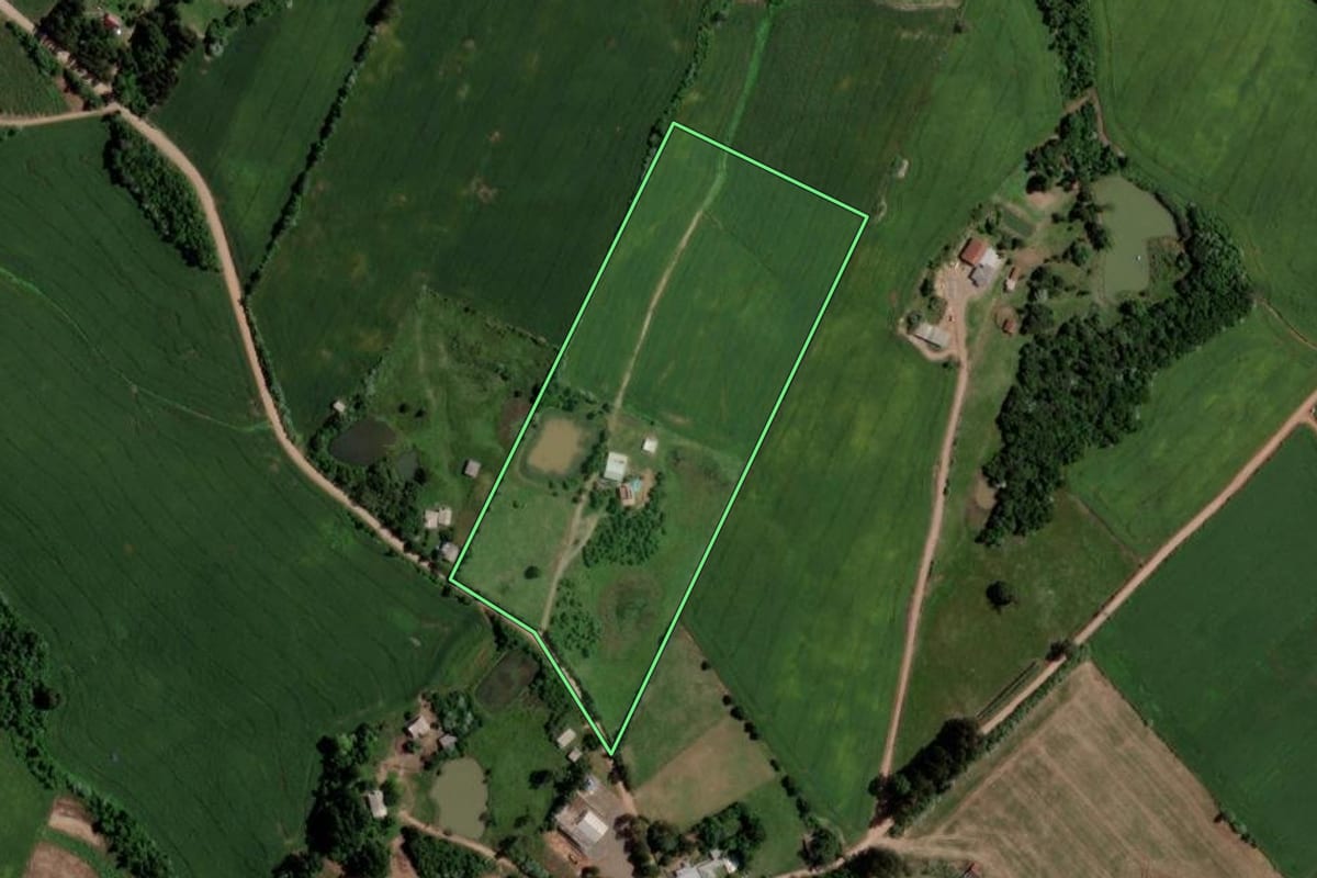 Imagem de satélite do imóvel rural em Arroio do Tigre (RS), com o contorno declarado no CAR desenhado por cima.