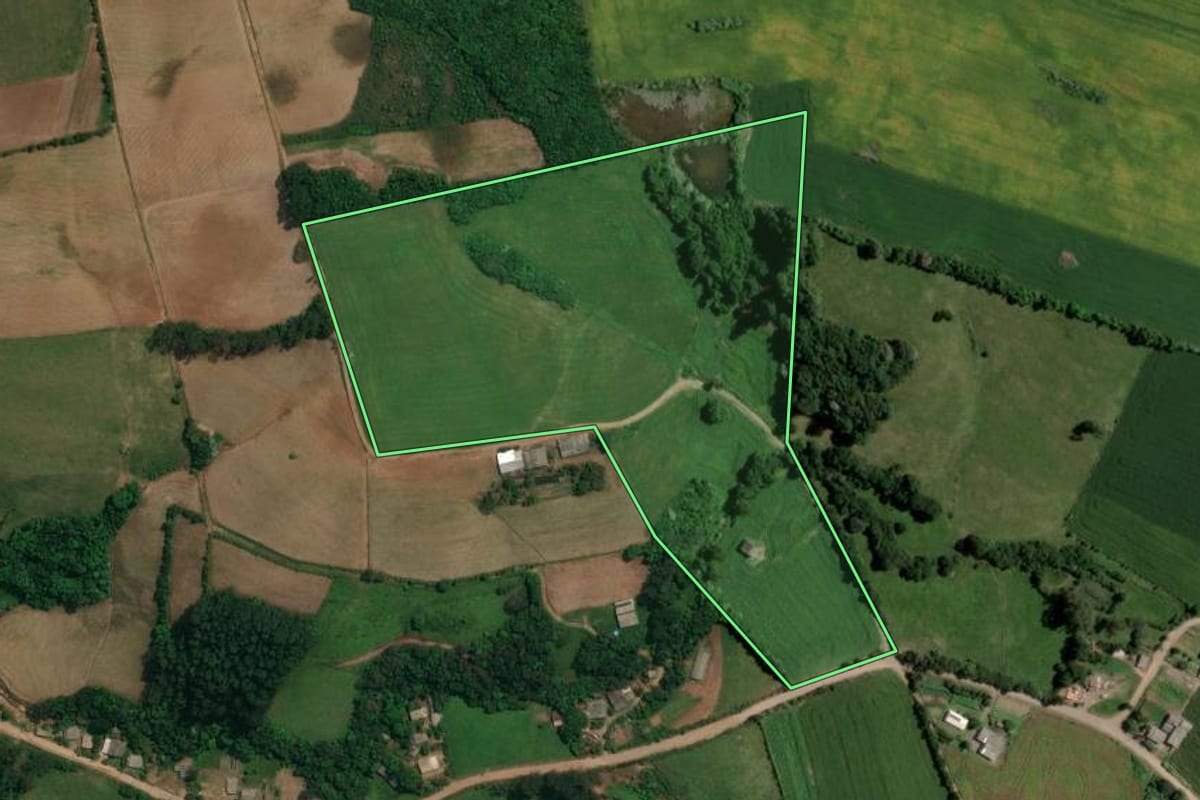 Imagem de satélite do imóvel rural em Arroio do Tigre (RS), com o contorno declarado no CAR desenhado por cima.