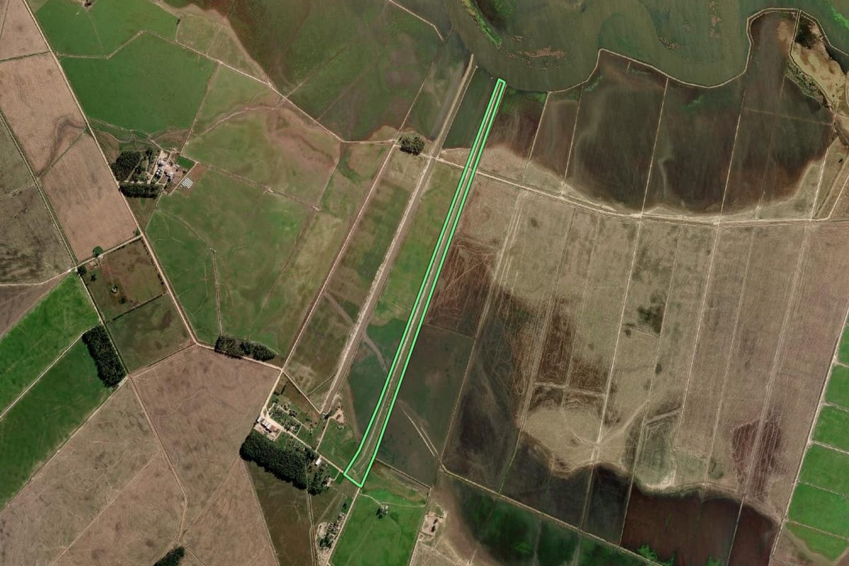 Imagem de satélite do imóvel rural em Arroio Grande (RS), com o contorno declarado no CAR desenhado por cima.