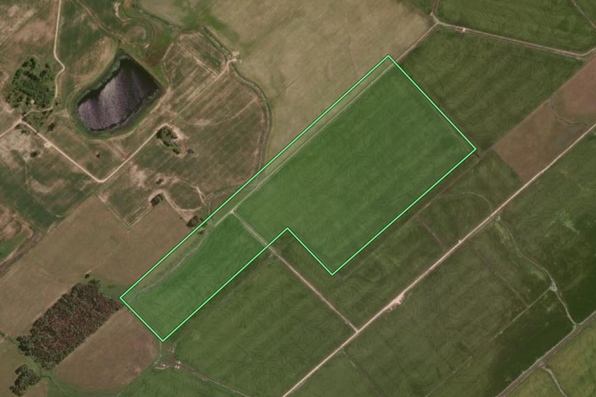 Imagem de satélite do imóvel rural em Arroio Grande (RS), com o contorno declarado no CAR desenhado por cima.