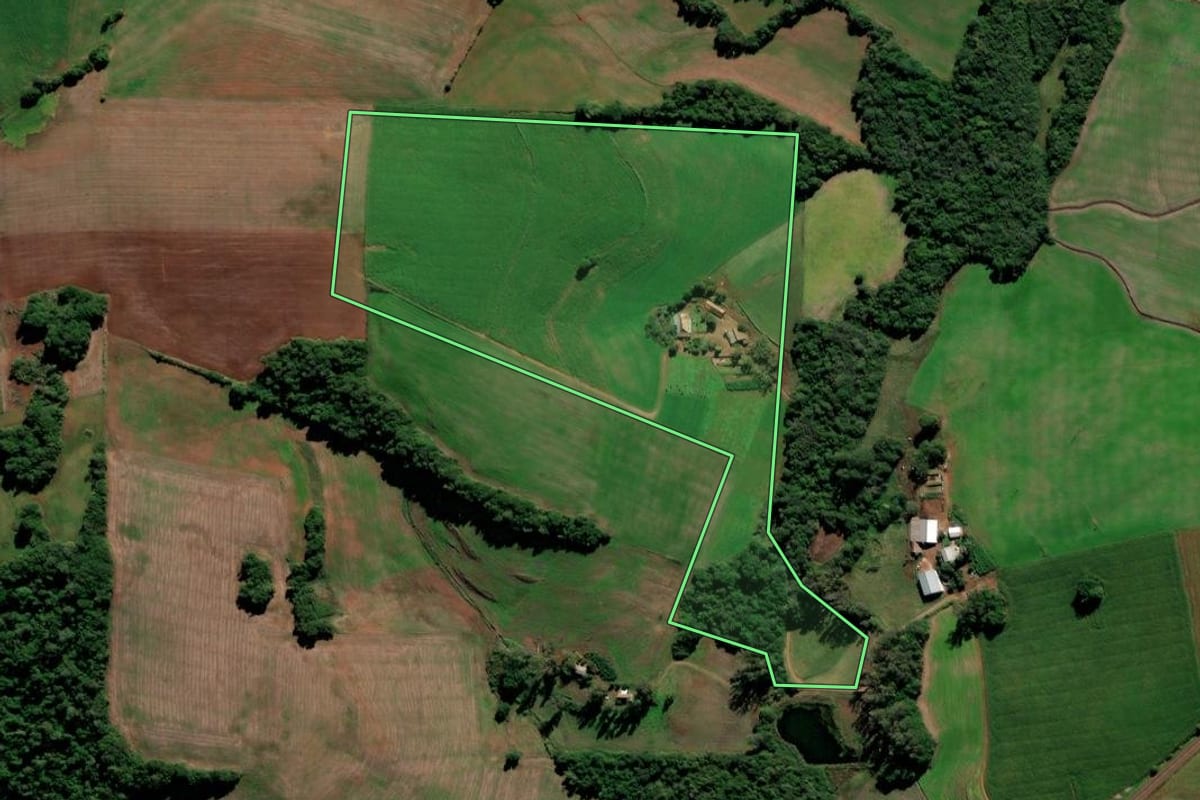 Imagem de satélite do imóvel rural em Augusto Pestana (RS), com o contorno declarado no CAR desenhado por cima.