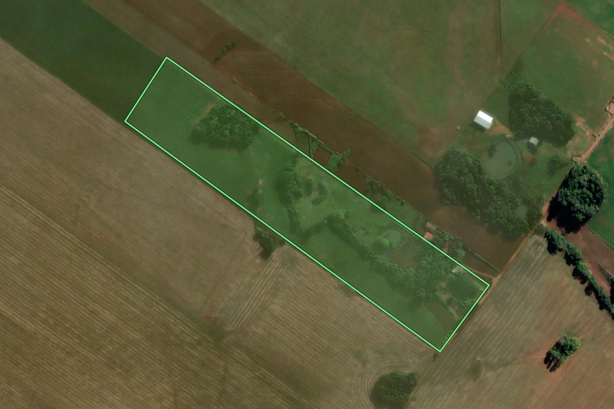 Imagem de satélite do imóvel rural em Augusto Pestana (RS), com o contorno declarado no CAR desenhado por cima.