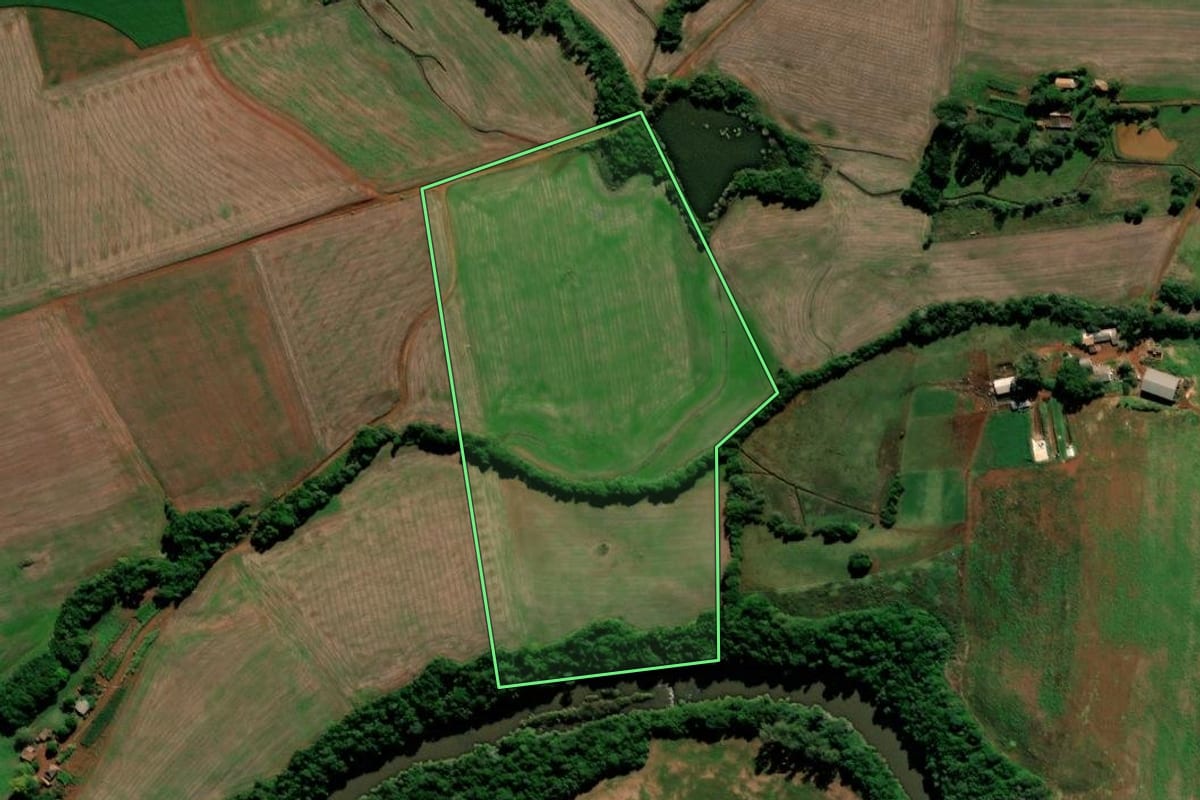 Imagem de satélite do imóvel rural em Augusto Pestana (RS), com o contorno declarado no CAR desenhado por cima.