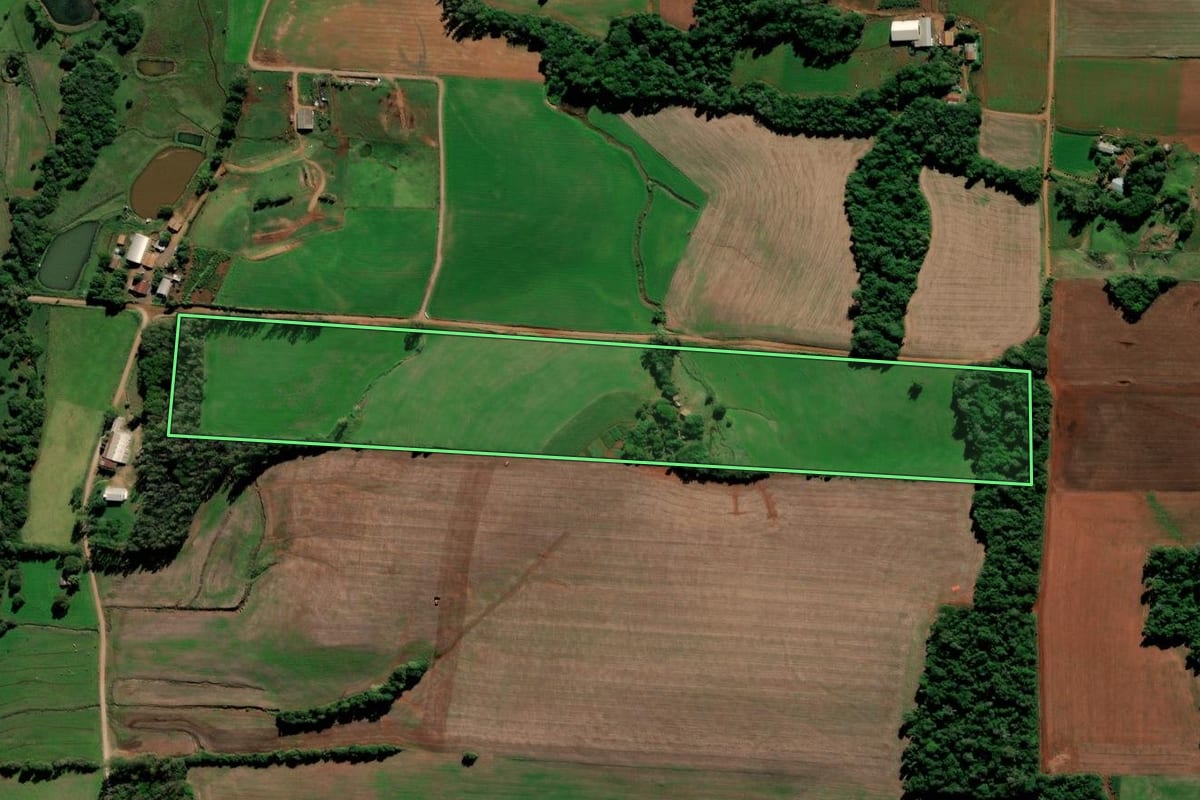 Imagem de satélite do imóvel rural em Augusto Pestana (RS), com o contorno declarado no CAR desenhado por cima.