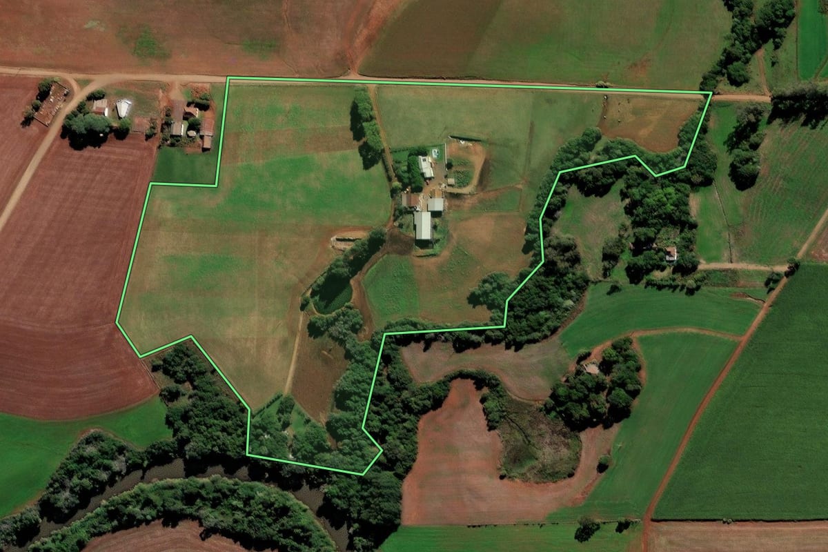 Imagem de satélite do imóvel rural em Augusto Pestana (RS), com o contorno declarado no CAR desenhado por cima.