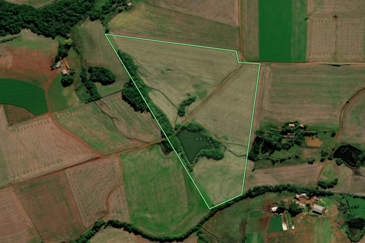 Imagem de satélite do imóvel rural em Augusto Pestana (RS), com o contorno declarado no CAR desenhado por cima.