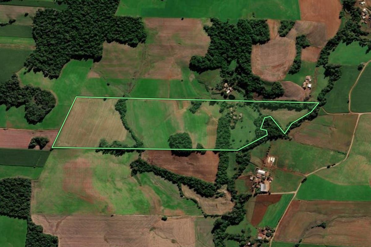 Imagem de satélite do imóvel rural em Augusto Pestana (RS), com o contorno declarado no CAR desenhado por cima.