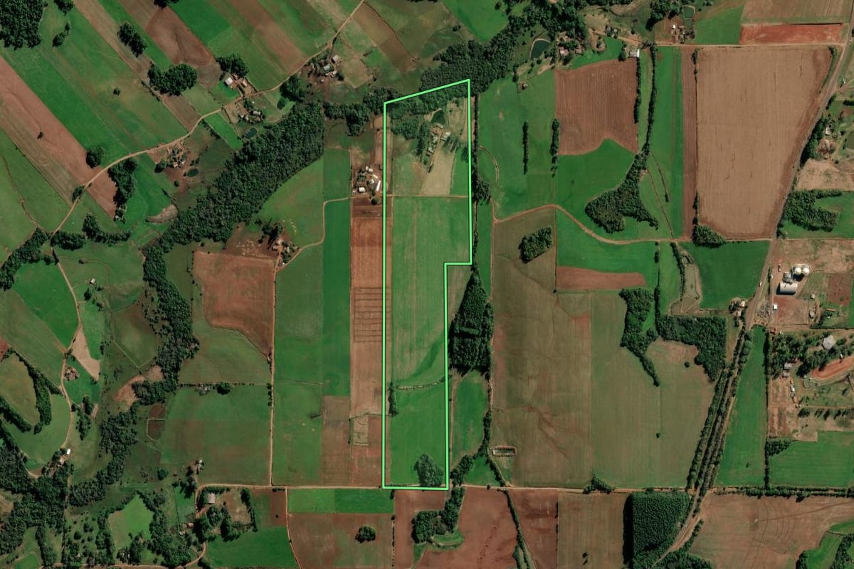 Imagem de satélite do imóvel rural em Augusto Pestana (RS), com o contorno declarado no CAR desenhado por cima.