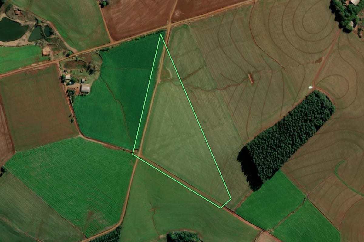 Imagem de satélite do imóvel rural em Augusto Pestana (RS), com o contorno declarado no CAR desenhado por cima.