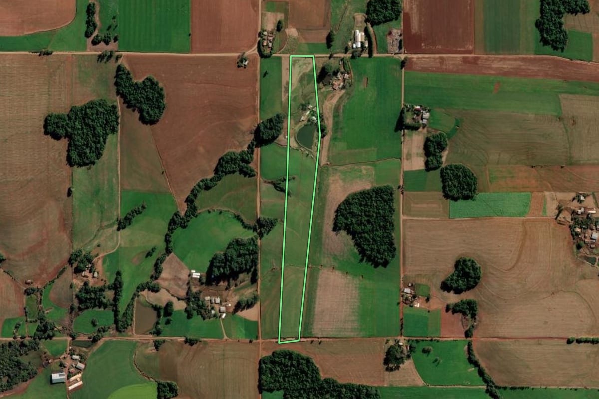 Imagem de satélite do imóvel rural em Augusto Pestana (RS), com o contorno declarado no CAR desenhado por cima.