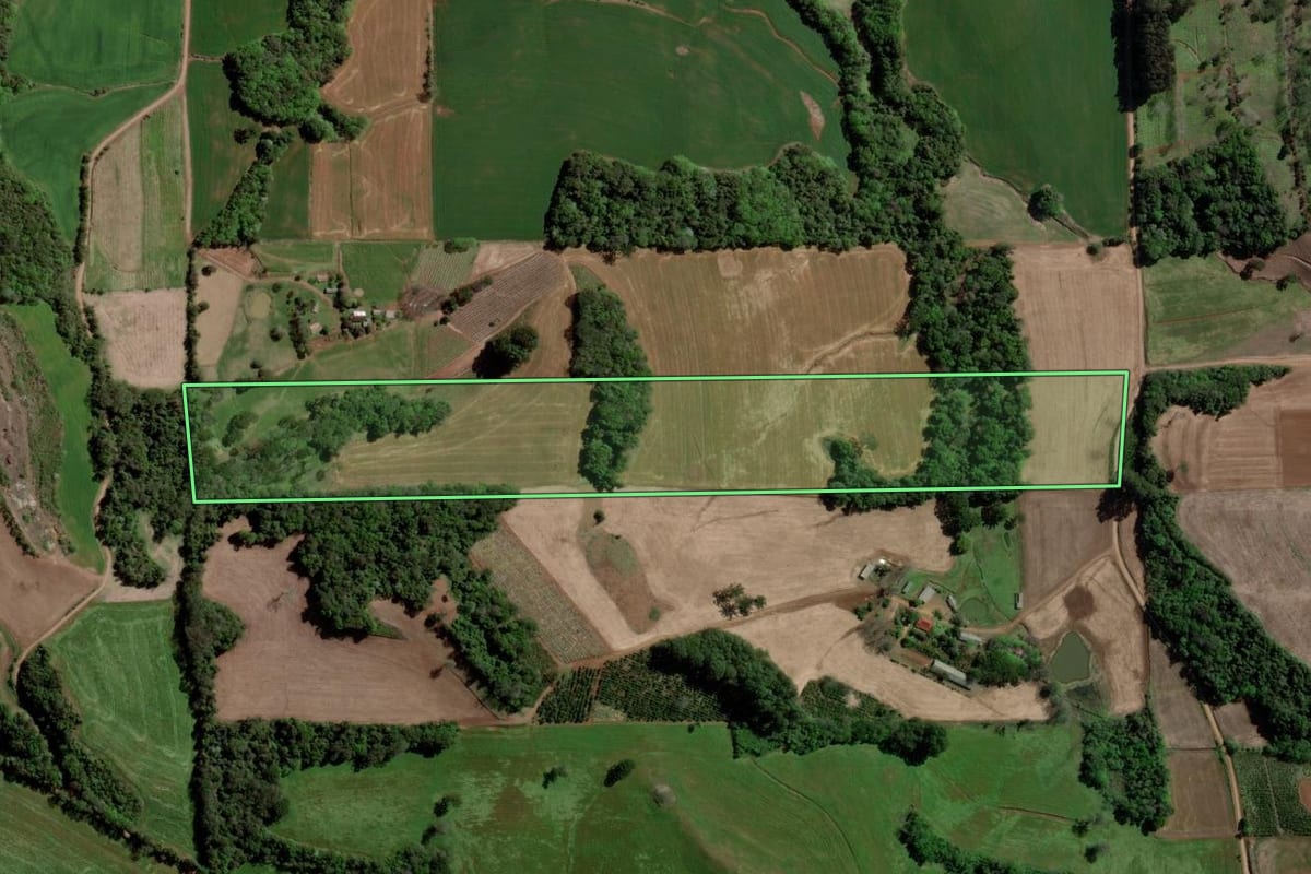Imagem de satélite do imóvel rural em Barão de Cotegipe (RS), com o contorno declarado no CAR desenhado por cima.