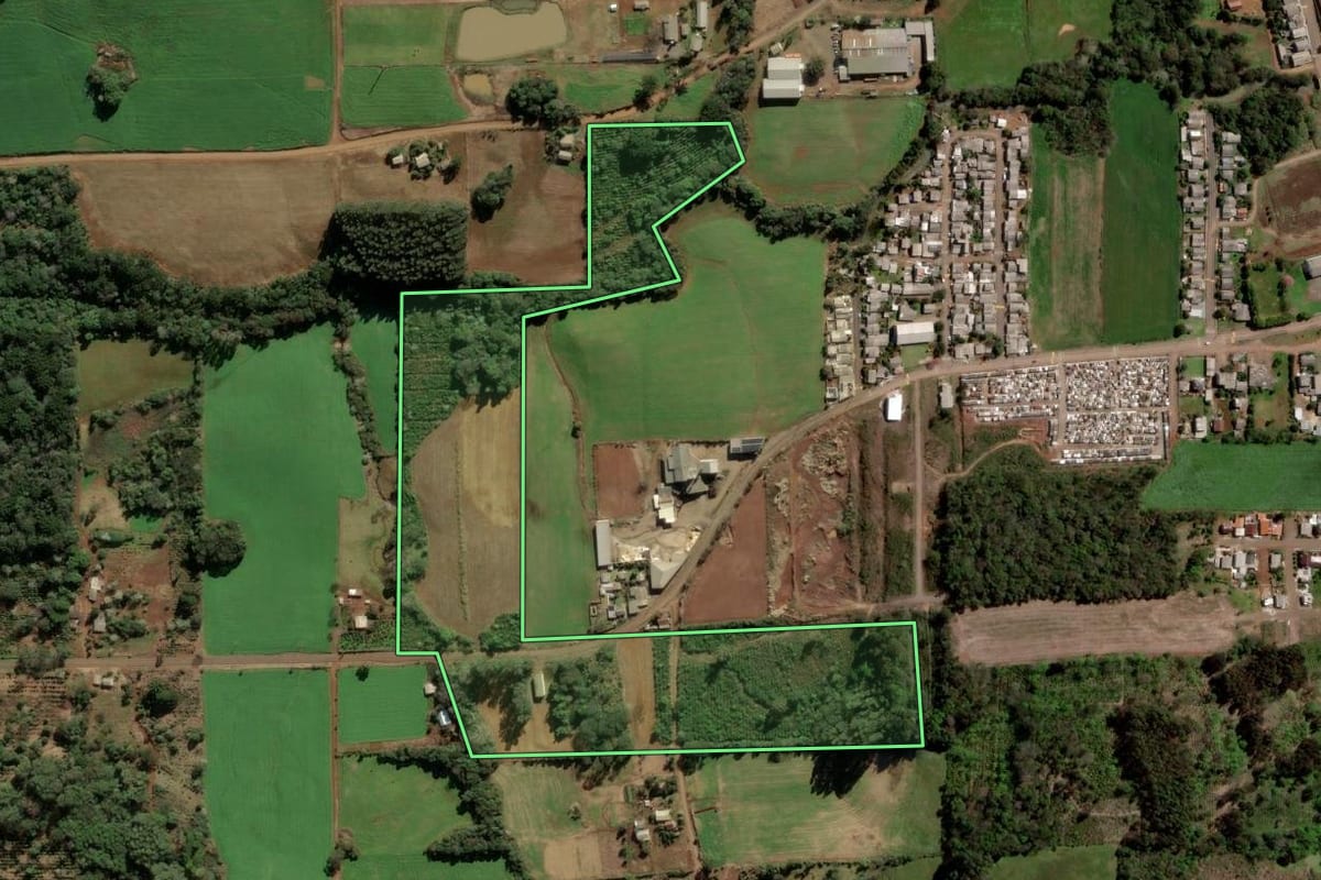 Imagem de satélite do imóvel rural em Barão de Cotegipe (RS), com o contorno declarado no CAR desenhado por cima.