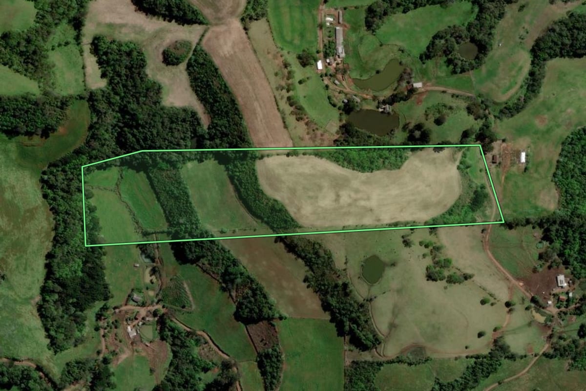 Imagem de satélite do imóvel rural em Barão de Cotegipe (RS), com o contorno declarado no CAR desenhado por cima.