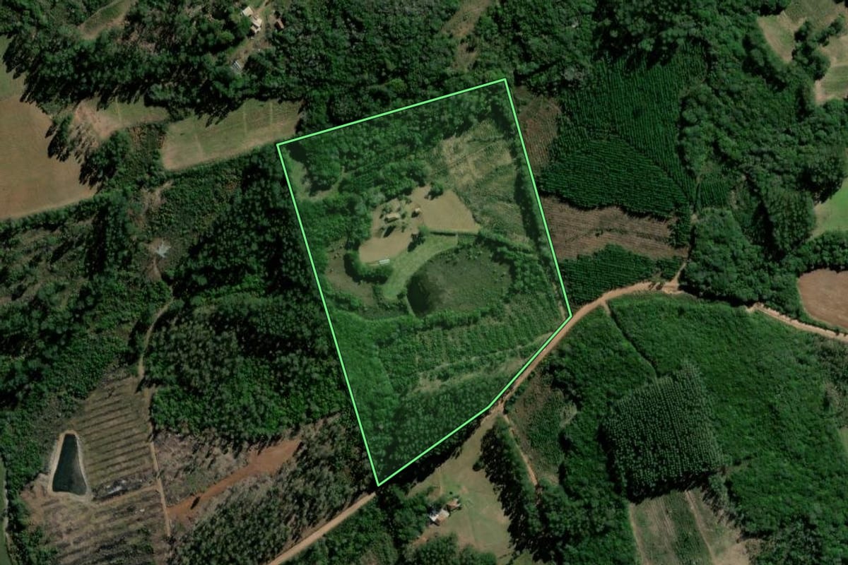 Imagem de satélite do imóvel rural em Barão do Triunfo (RS), com o contorno declarado no CAR desenhado por cima.