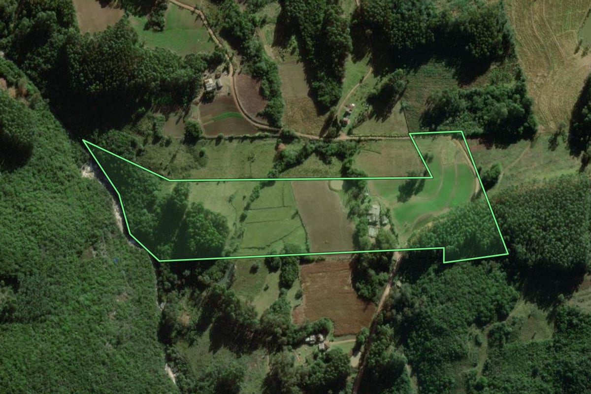 Imagem de satélite do imóvel rural em Barão do Triunfo (RS), com o contorno declarado no CAR desenhado por cima.