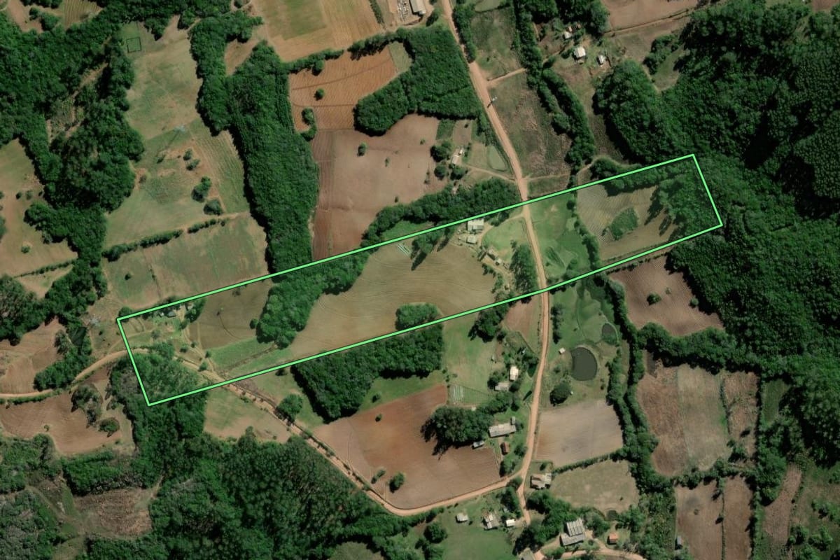 Imagem de satélite do imóvel rural em Barão do Triunfo (RS), com o contorno declarado no CAR desenhado por cima.