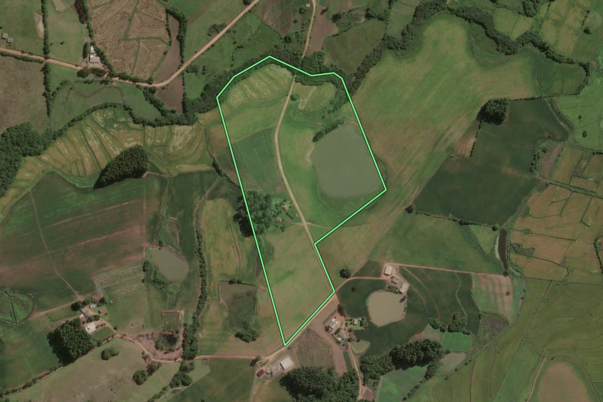 Imagem de satélite do imóvel rural em Barão do Triunfo (RS), com o contorno declarado no CAR desenhado por cima.