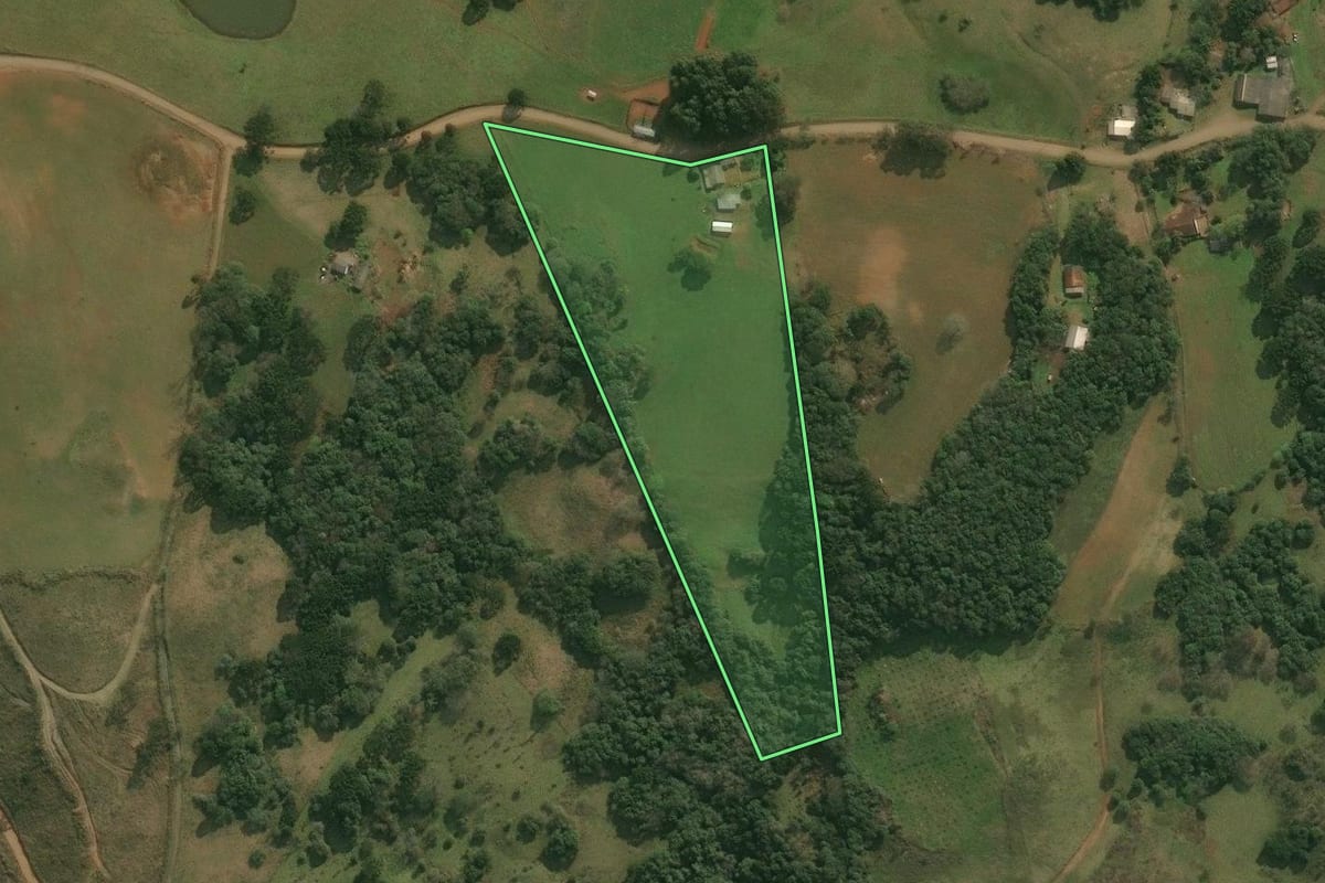 Imagem de satélite do imóvel rural em Barracão (RS), com o contorno declarado no CAR desenhado por cima.
