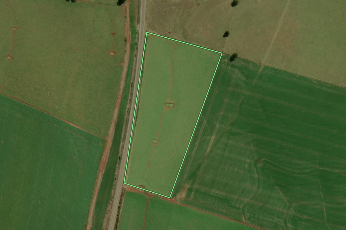 Imagem de satélite do imóvel rural em Barracão (RS), com o contorno declarado no CAR desenhado por cima.