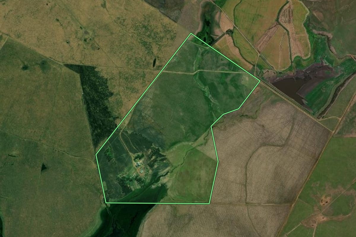 Imagem de satélite do imóvel rural em Barra do Quaraí (RS), com o contorno declarado no CAR desenhado por cima.