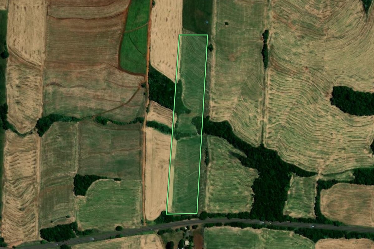 Imagem de satélite do imóvel rural em Barra Funda (RS), com o contorno declarado no CAR desenhado por cima.
