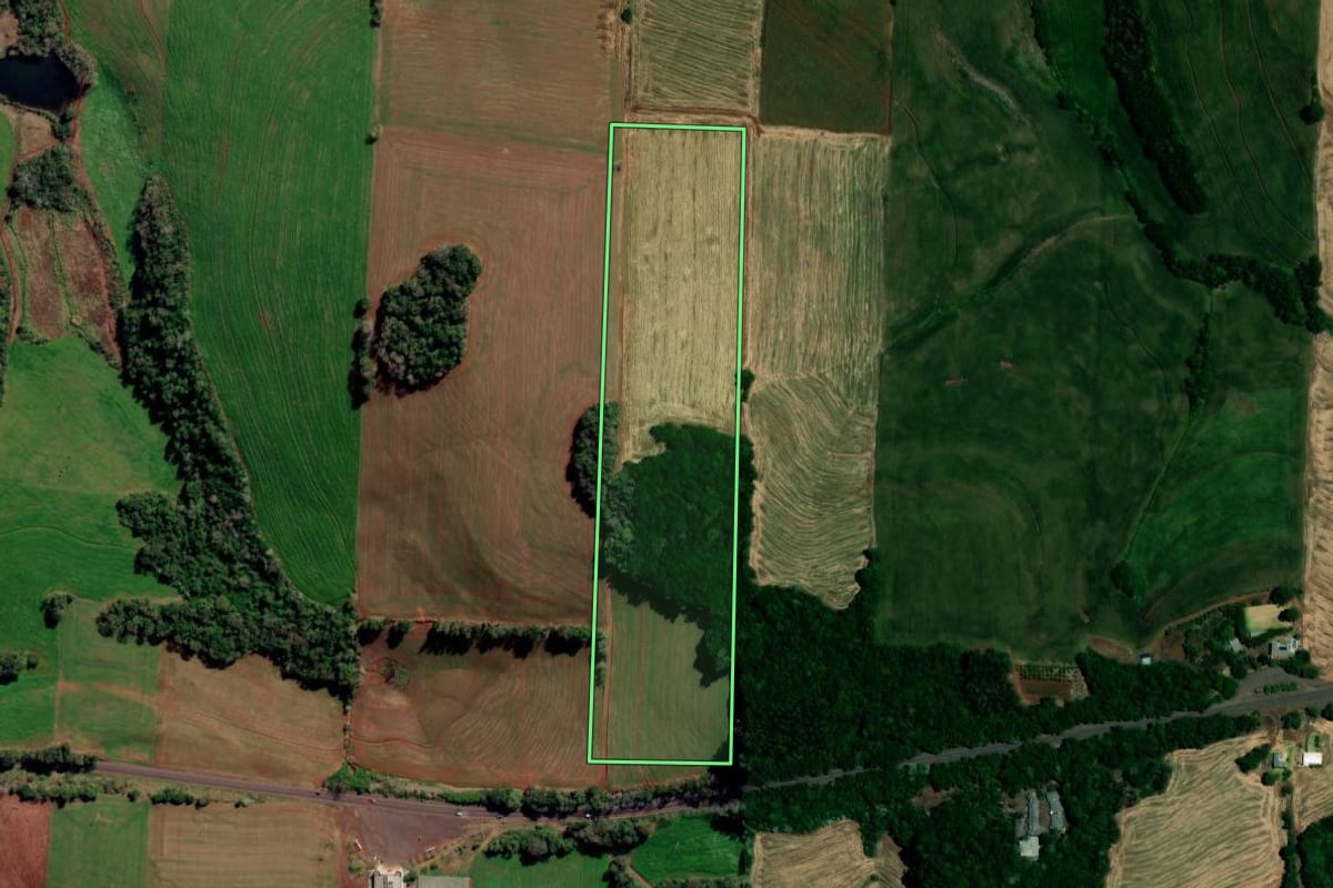 Imagem de satélite do imóvel rural em Barra Funda (RS), com o contorno declarado no CAR desenhado por cima.