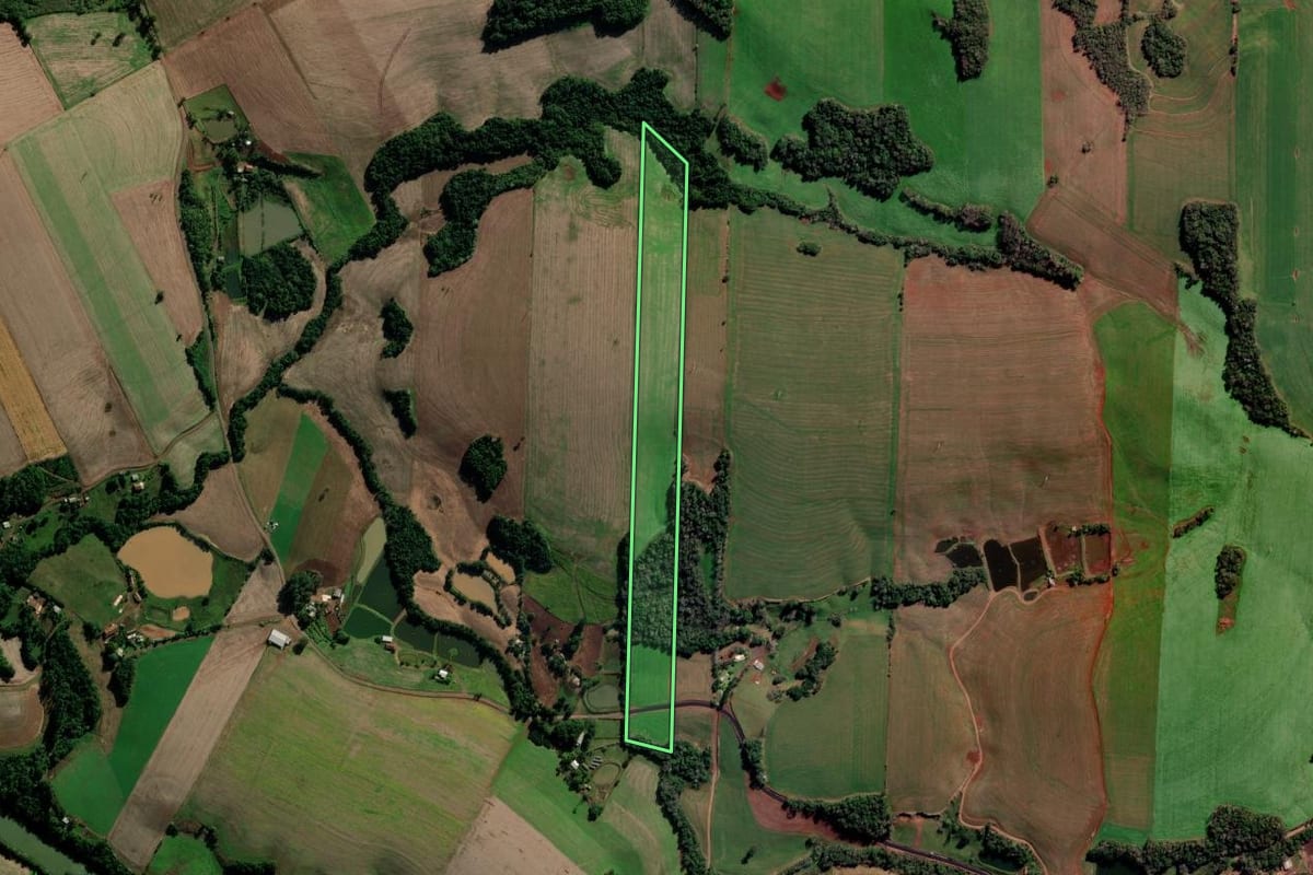 Imagem de satélite do imóvel rural em Barra Funda (RS), com o contorno declarado no CAR desenhado por cima.