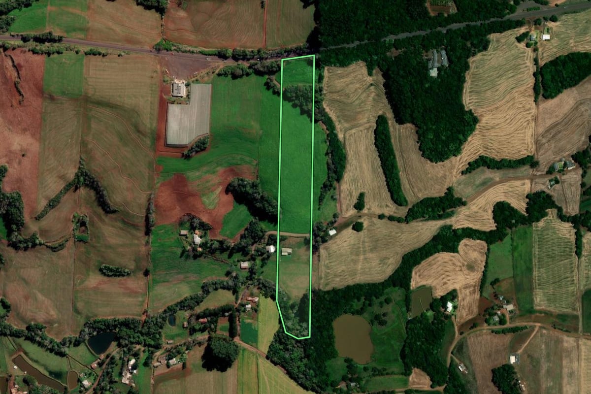 Imagem de satélite do imóvel rural em Barra Funda (RS), com o contorno declarado no CAR desenhado por cima.