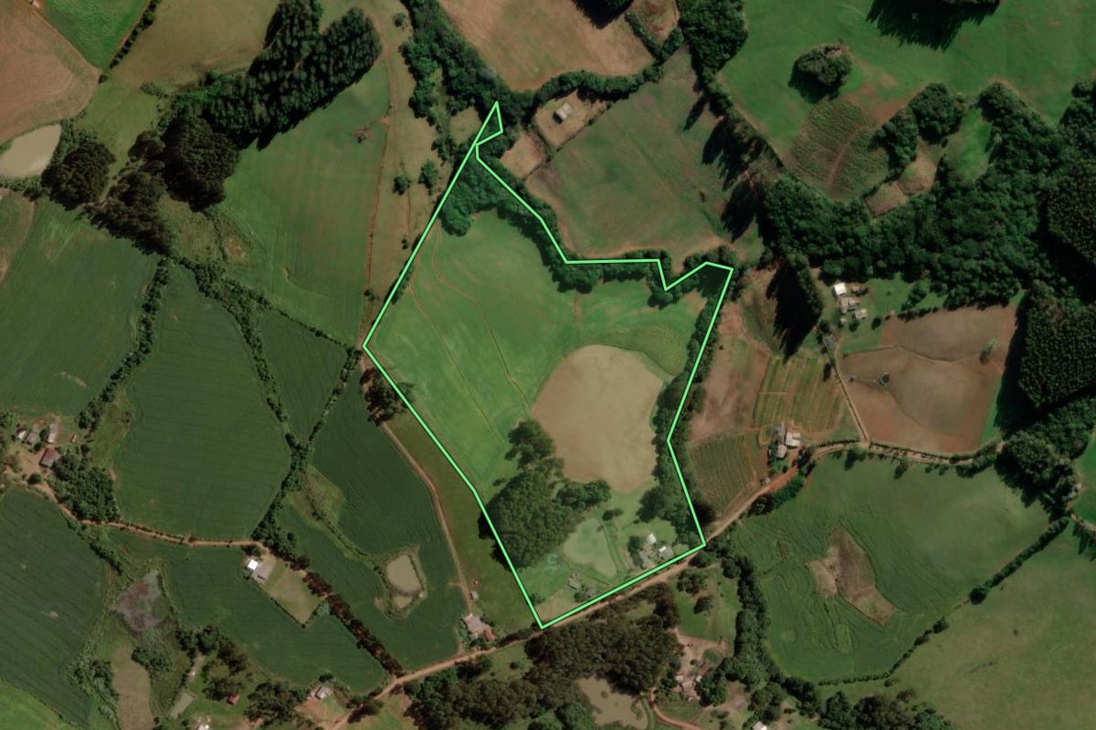 Imagem de satélite do imóvel rural em Barros Cassal (RS), com o contorno declarado no CAR desenhado por cima.