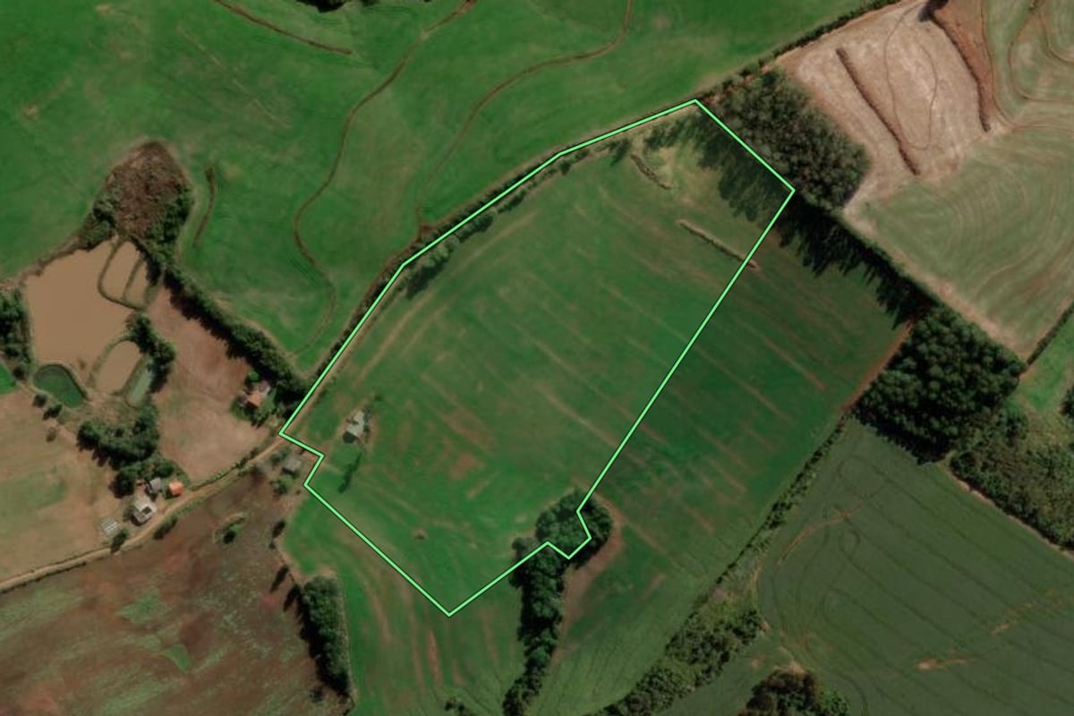 Imagem de satélite do imóvel rural em Barros Cassal (RS), com o contorno declarado no CAR desenhado por cima.